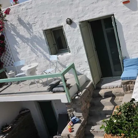 Elia's Oblivion Χρυσή Ακτή